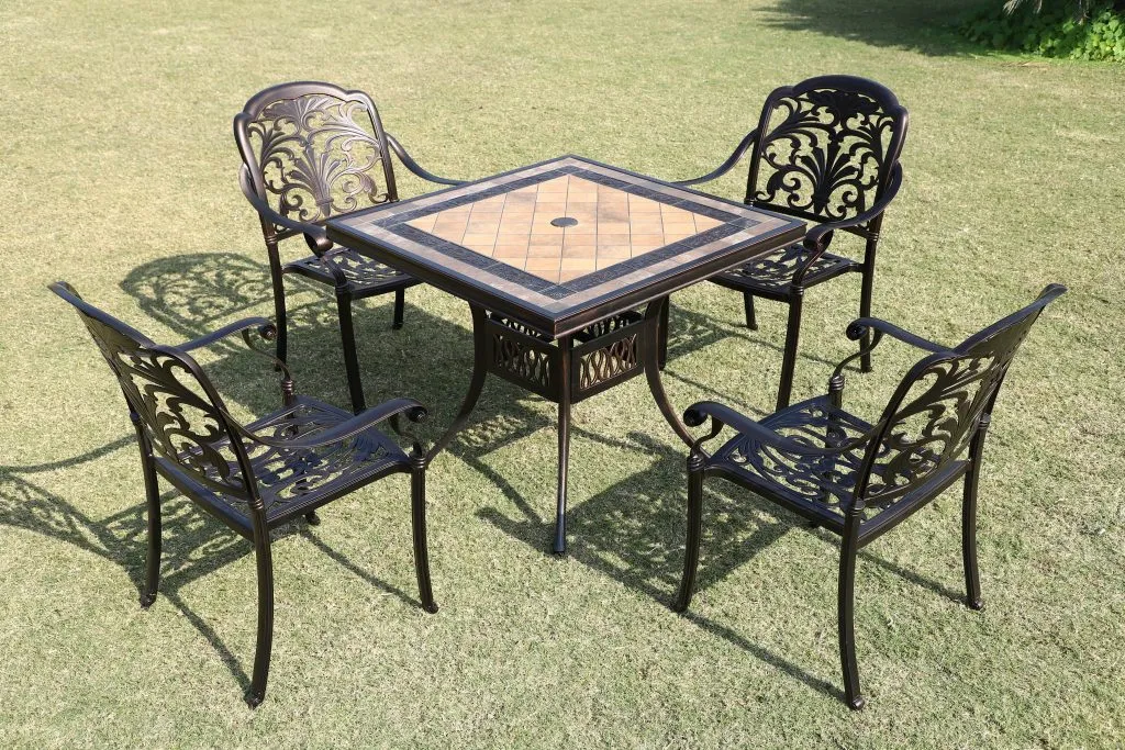 3 Crown Chair Set With Square Tile Table3