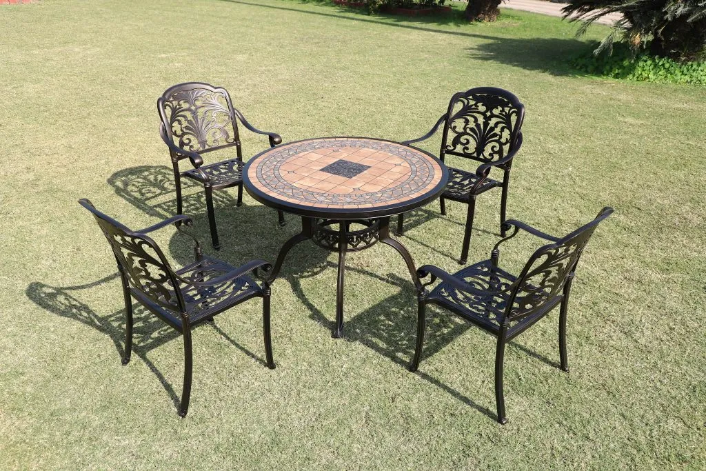 5 Crown Chair Set With Round Tile Table