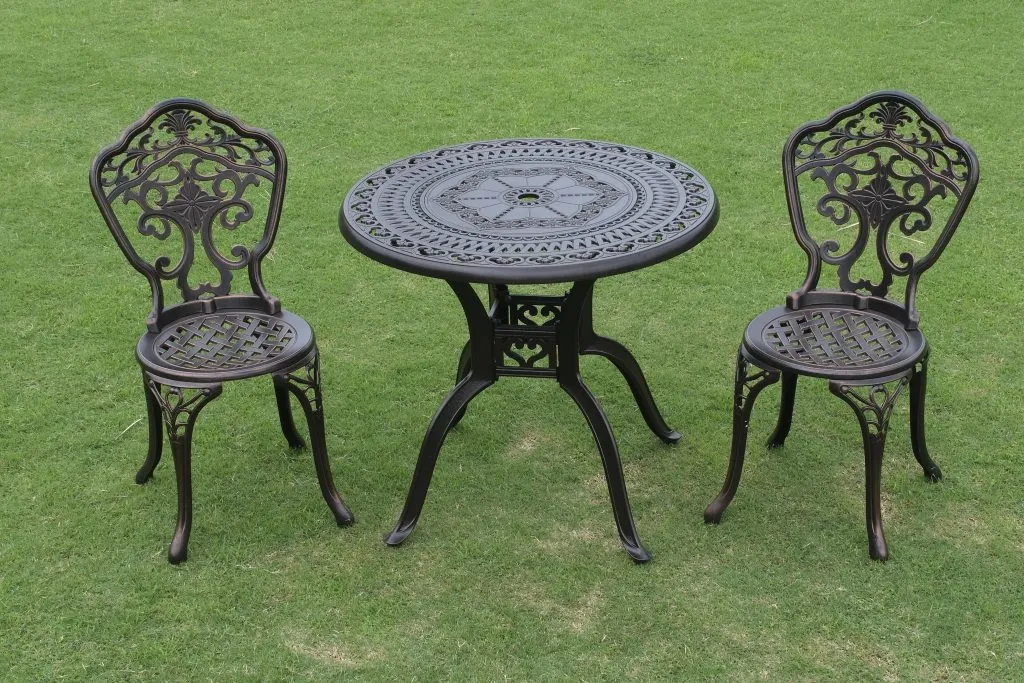 6 Armless Emperor Chair With Casting Table