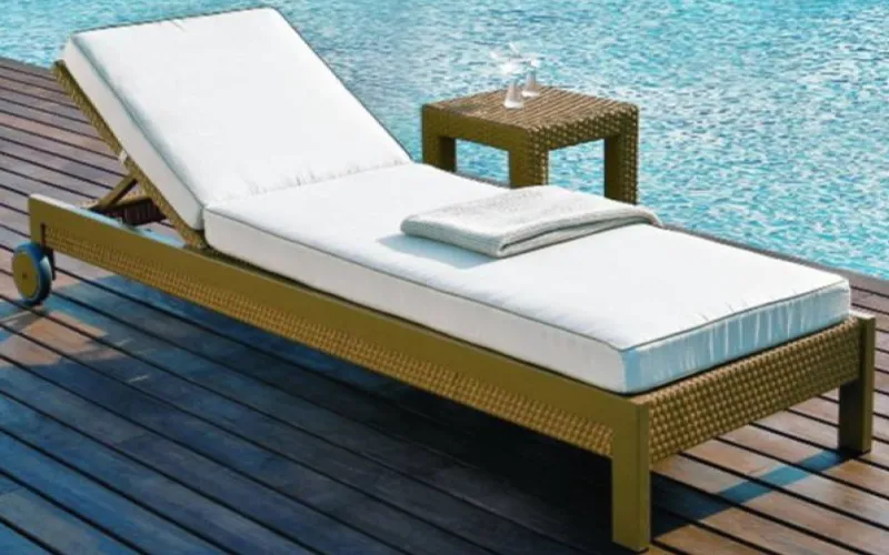 Bed Ford Loungers 1