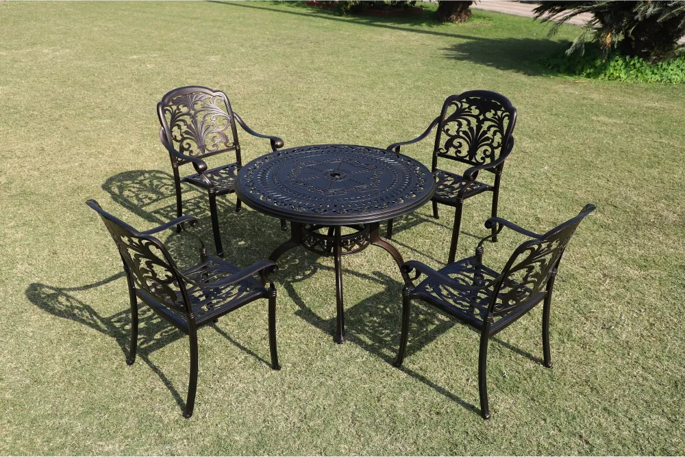 Crown Chair Set With Casting Table5