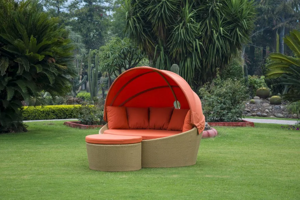 Orbit Day Bed