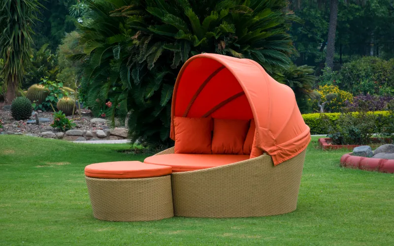 Orbit Day Bed