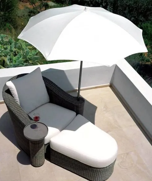 Clare Lounger 1